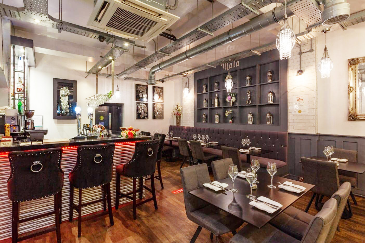 Mala brasserie Whetstone interior seats